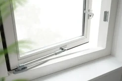 AXA Raamsluiting met drukknop links aluminium