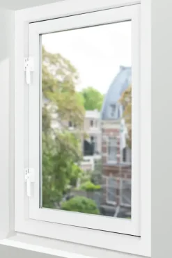 AXA raamsluiting met slot SKG 1-ster rechts wit buitendraaiend