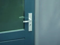 AXA veiligheidsbeslag Edge achterdeur aluminium langschild met SKG 3-sterren 55 mm