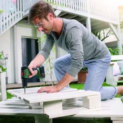 Bosch 18V accuboormachine UniversalDrill (incl. 2 accu's 1.5Ah + lader)