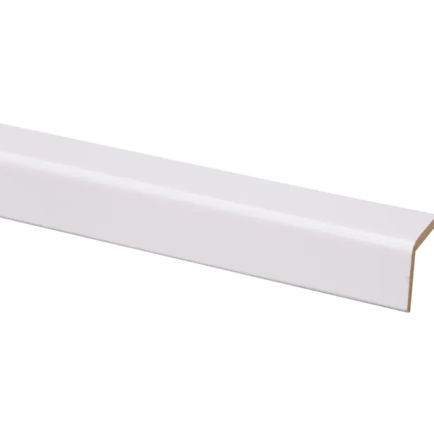 Hoeklat MDF 27x27 mm lengte 260 cm gegrond