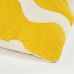Geen Kussen geel scallopes - l55xb35xh10cm