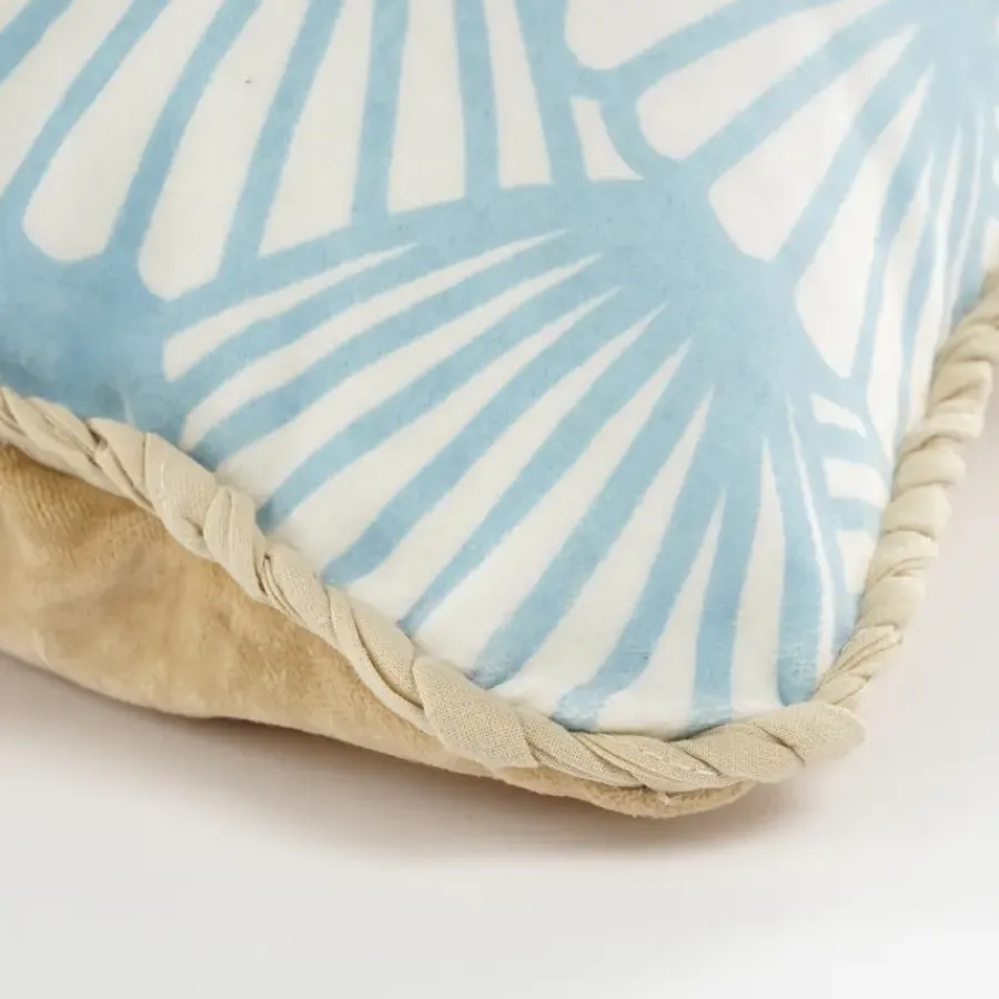 Geen Kussen licht blauw - l55xb35xh10cm