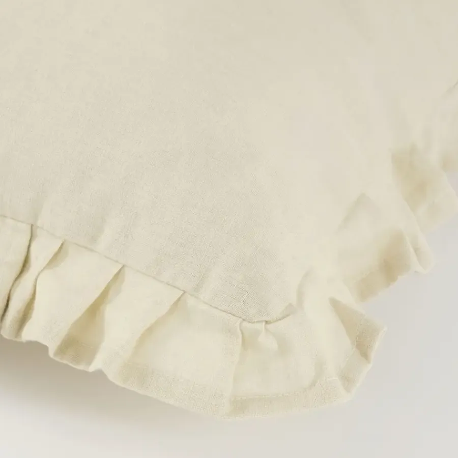 Geen Kussen ruffled beige - l55xb35xh10cm