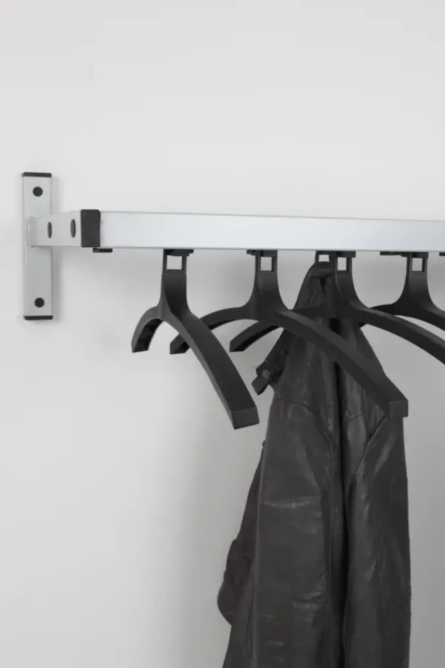 V-part Vepa Bins Safe wandkapstok met 19 haken - grijs / zwart